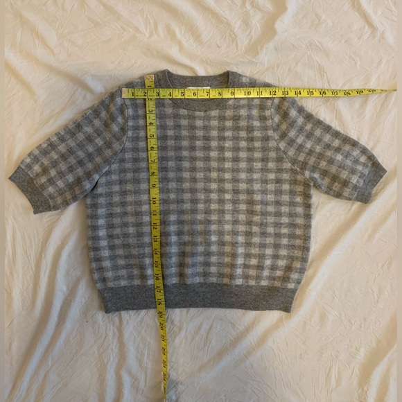 Grey Short Sleeve Knit Sweater Top Soft Textured Casual Layer - Picture 4 of 6